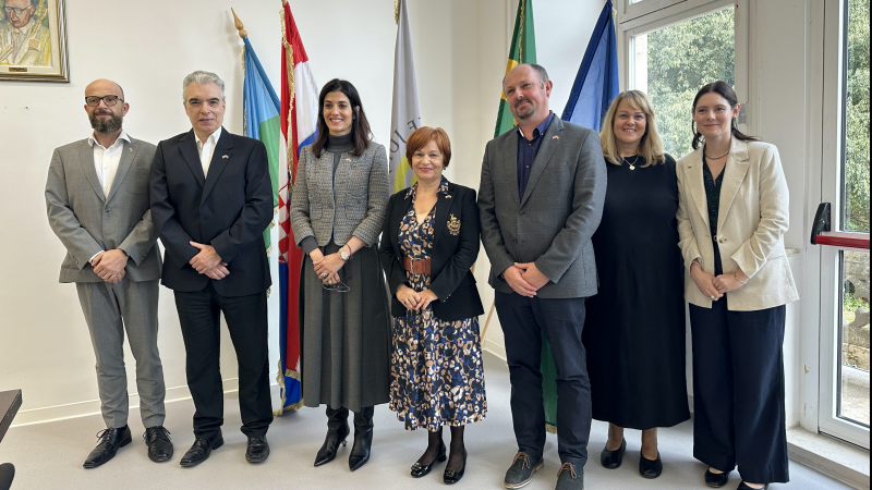 Veleposlanica SAD-a Nathalie Rayes...